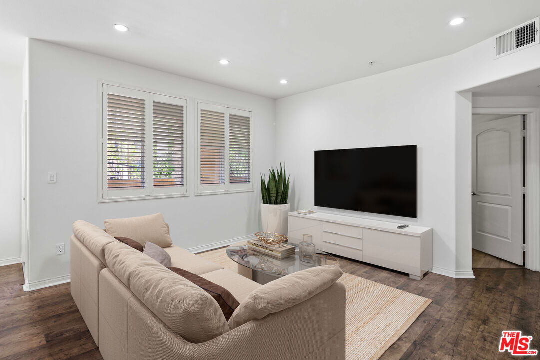 Foto principal - 360 W Ave 26