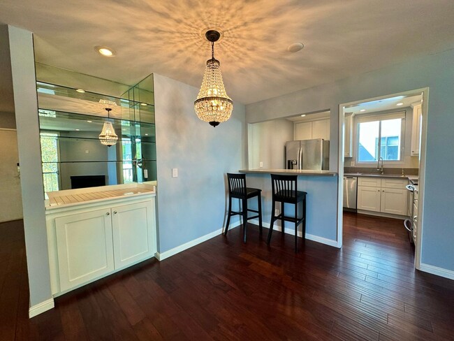 Building Photo - Resort-Style Living in Prime WeHo!