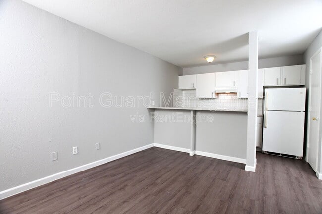 Building Photo - 1212 S Longfellow St