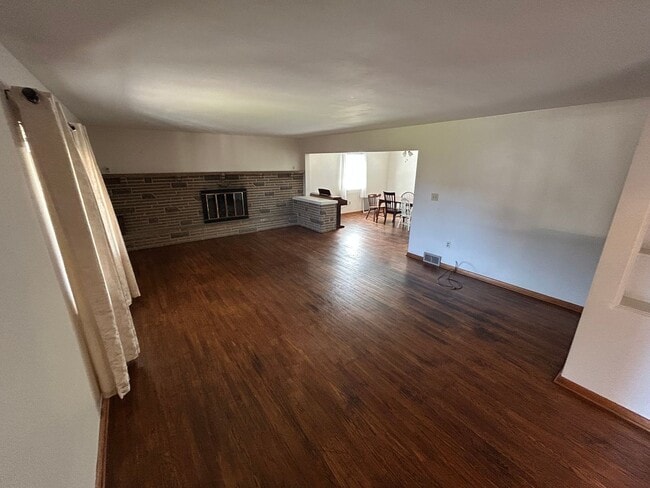 Building Photo - 4-bedroom Home in Cranberry Twp