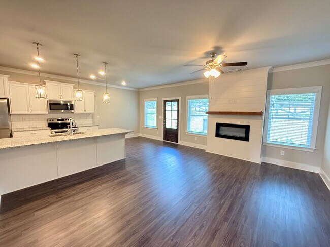 Building Photo - New Construction on West Side in Prime Loc...