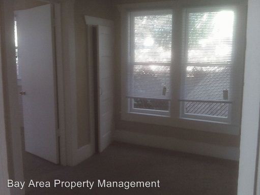 Building Photo - 2107 E Linebaugh Ave