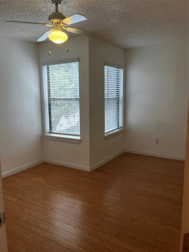 Foto del edificio - 7635 Guadalupe St