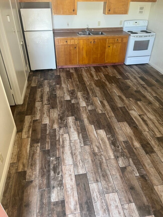 Building Photo - Affordable 1 Bedroom  Condo In Central Las...