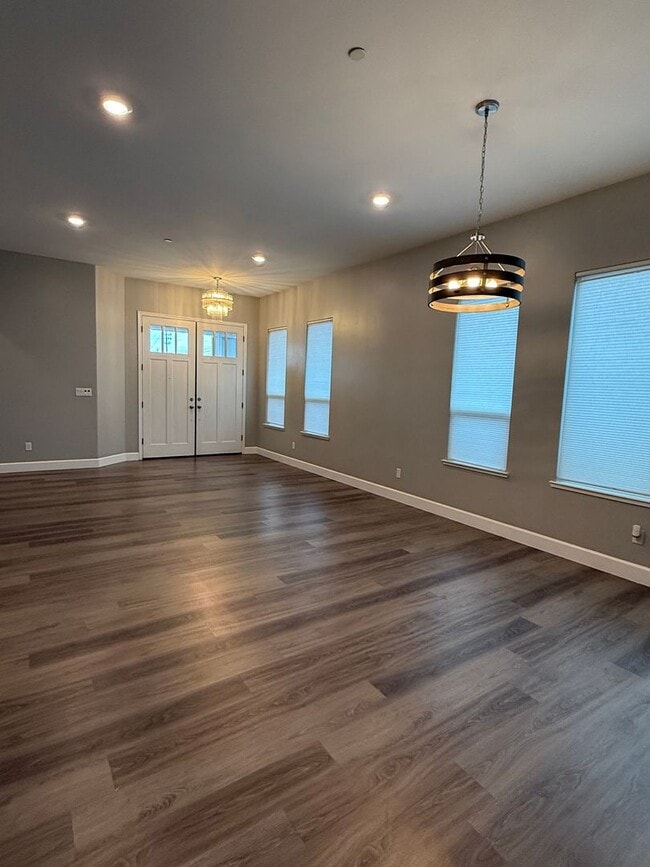 Building Photo - Gorgeous 4 Bedroom 3 Bathroom Single Level New Construction Home in Northeast Santa Rosa