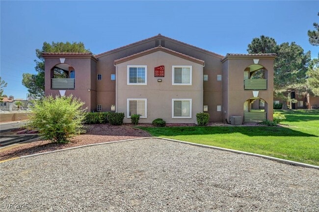 Building Photo - 2121 Blue Breeze Dr