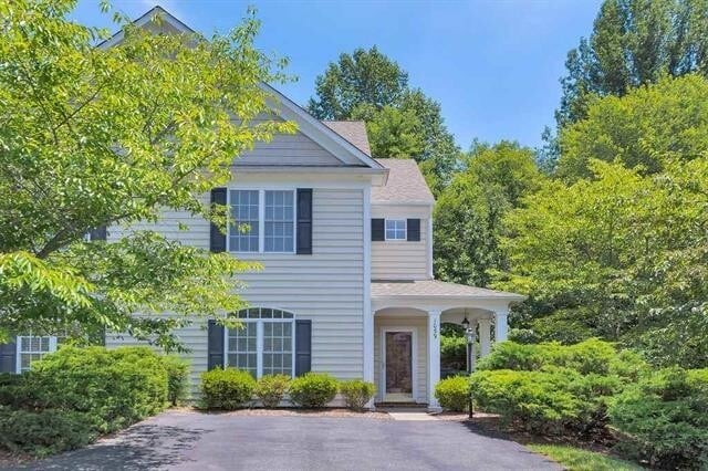 Bright Townhouse Available in Forest Lakes - Bright Townhouse Available in Forest Lakes