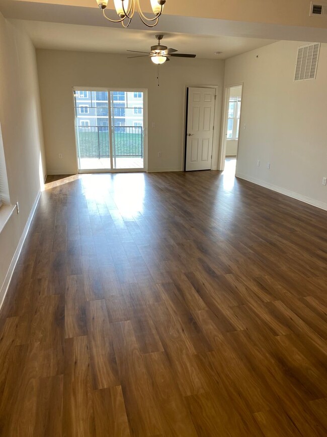 Building Photo - 2 Bed 2 Bath Condo for Rent