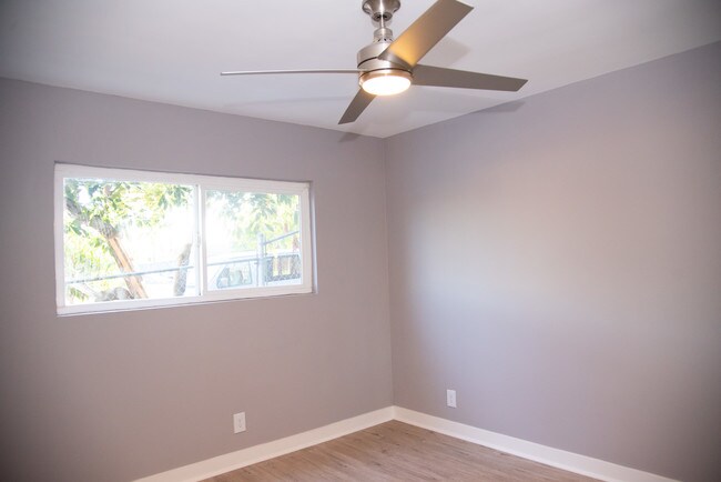 Foto del edificio - 1217 N Virgil Ave