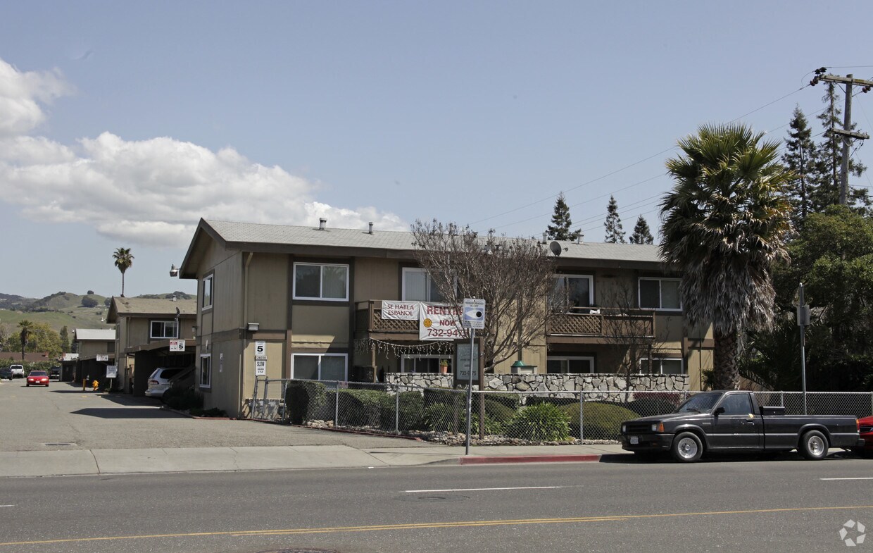 Building Photo - Ponderosa Apartments