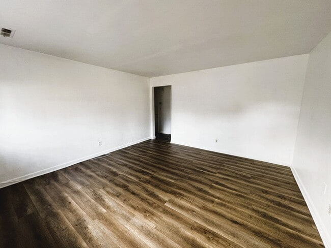 Building Photo - AFFORDABLE 2 BEDROOM VIRGINIA BEACH DUPLEX UNIT! GREAT SCHOOLS.