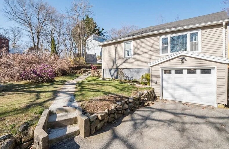 Primary Photo - 18 Beech St