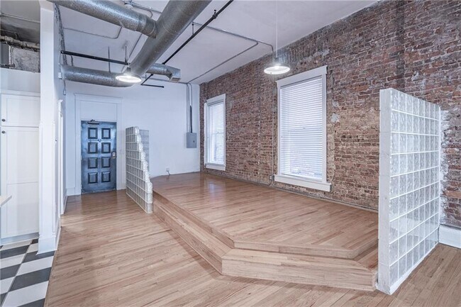 Foto del edificio - 215 Mitchell St SW