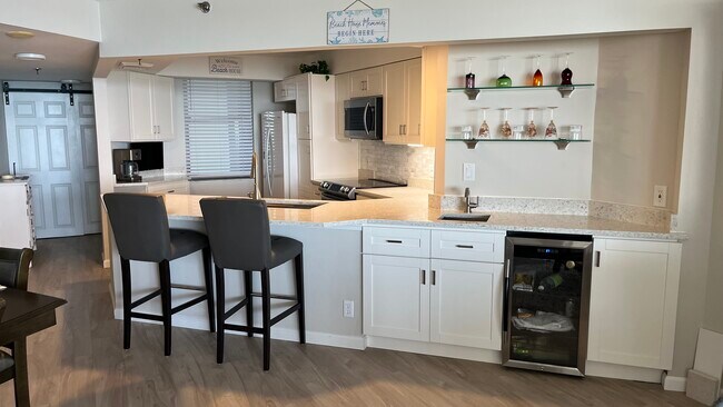 Kitchen/Bar - 9650 S Ocean Dr