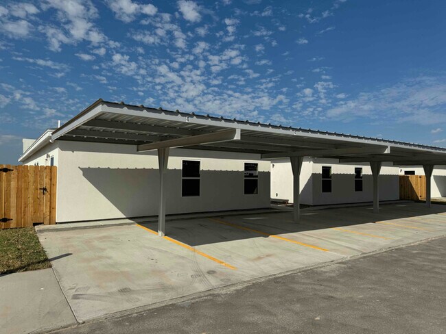 Foto del edificio - 4217 La Vista Ave