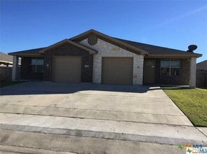 Building Photo - 1208 Cavalry Ln