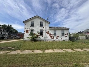 Building Photo - 517 12th Ave