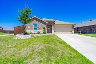 Building Photo - 801 Meadow Creek Ln