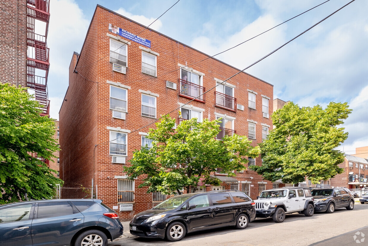 14411 Barclay Avenue - 14411 Barclay Ave