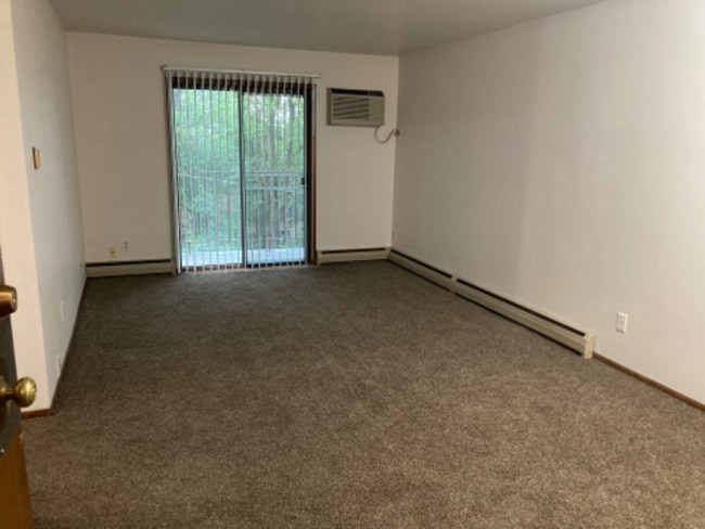 Building Photo - 10628 W Bobolink Ave