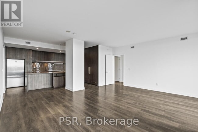 Building Photo - 2 St Thomas St