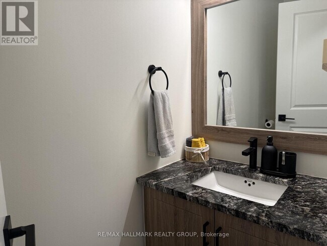 Building Photo - 49 Sunridge Ln