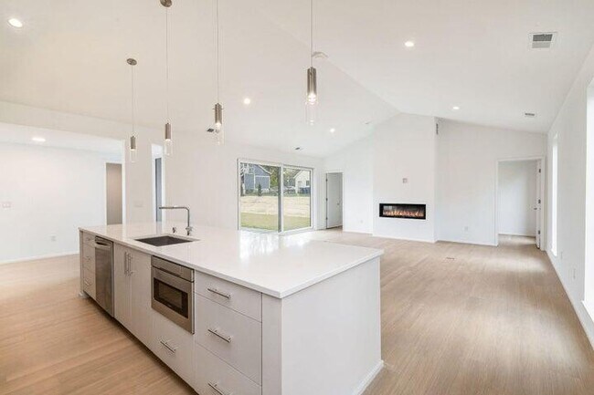 Foto del edificio - 1181 Harmony Ct