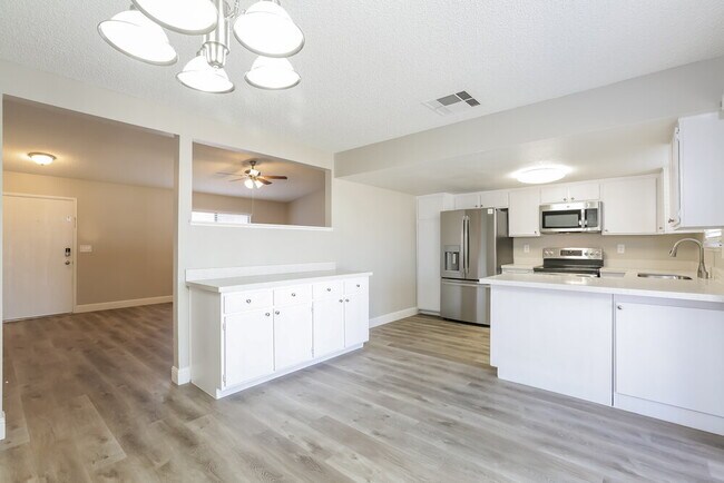 Foto del edificio - 3944 Grapefruit Cir