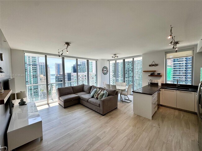 Foto del edificio - 79 SW 12th St