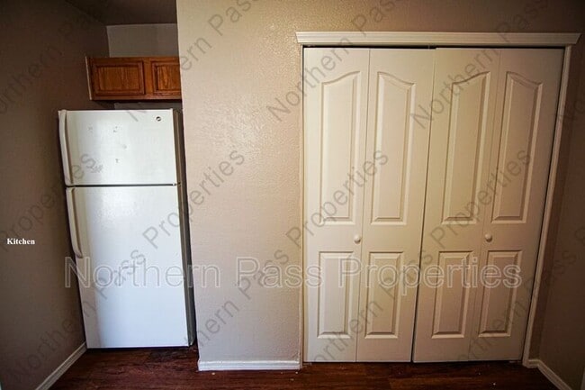 Building Photo - 12301 Tierra Alaska Ave