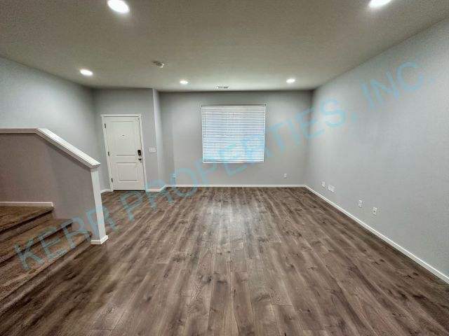 Foto del edificio - 17124 SE Crossroads Ave
