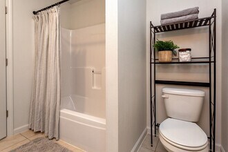 Building Photo - 2515 E 37th St