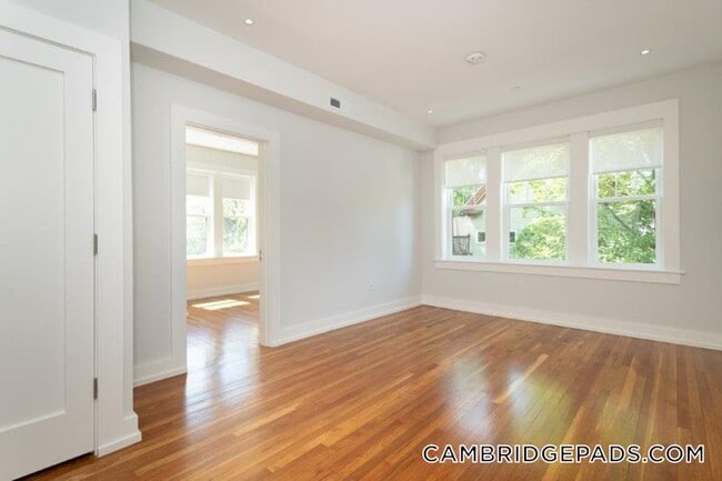 Building Photo - 16A Forest St.