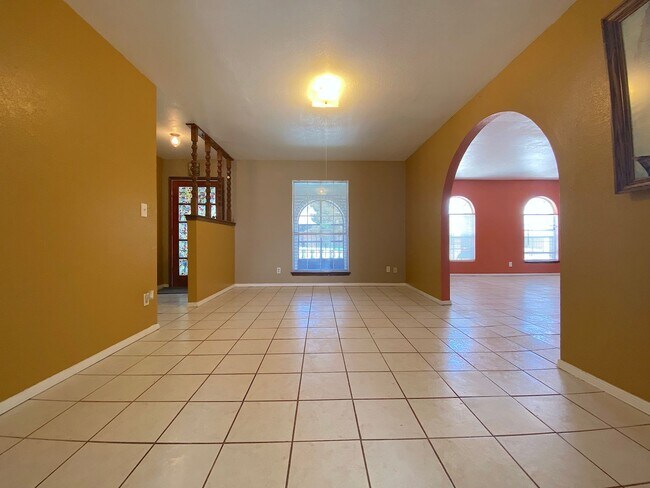 Foto del edificio - Northeast El Paso 3 Bed Refrig A/C