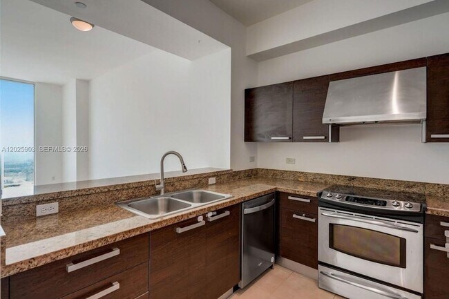 Foto del edificio - 2525 SW 3rd Ave