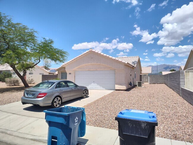 Foto del edificio - 3 bedroom 2 bath single story North Las Vegas