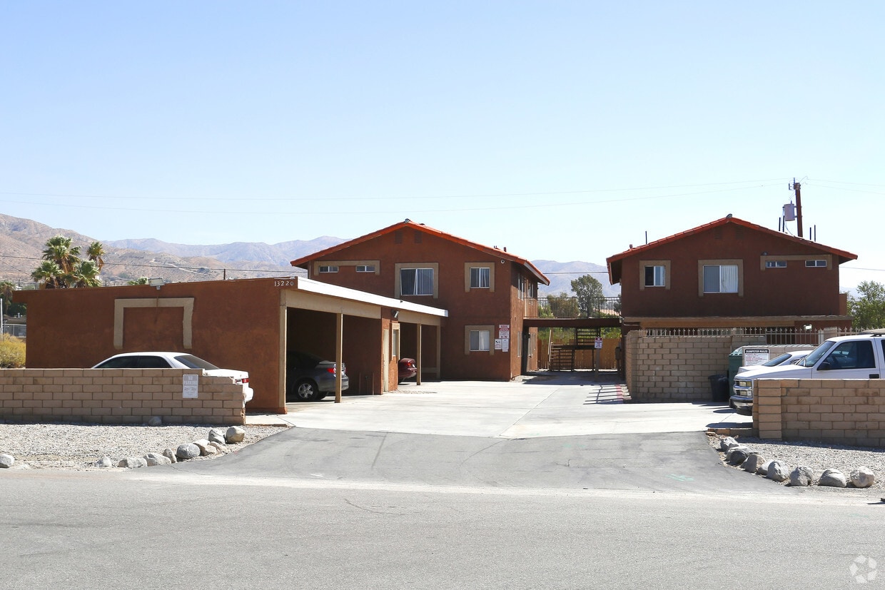 Primary Photo - White Sands Apartments