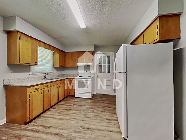 Building Photo - 3 br, 1.5 bath House - 2101 Michael Ln