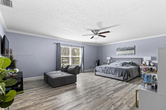 Foto del edificio - 6627 Rainwood Cove Ln