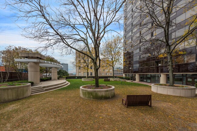 Foto del edificio - 127 Greyrock Pl