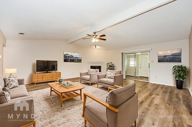 Foto del edificio - 4303 Gentle Springs Dr