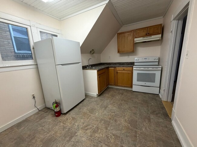 Building Photo - 139 Broadway