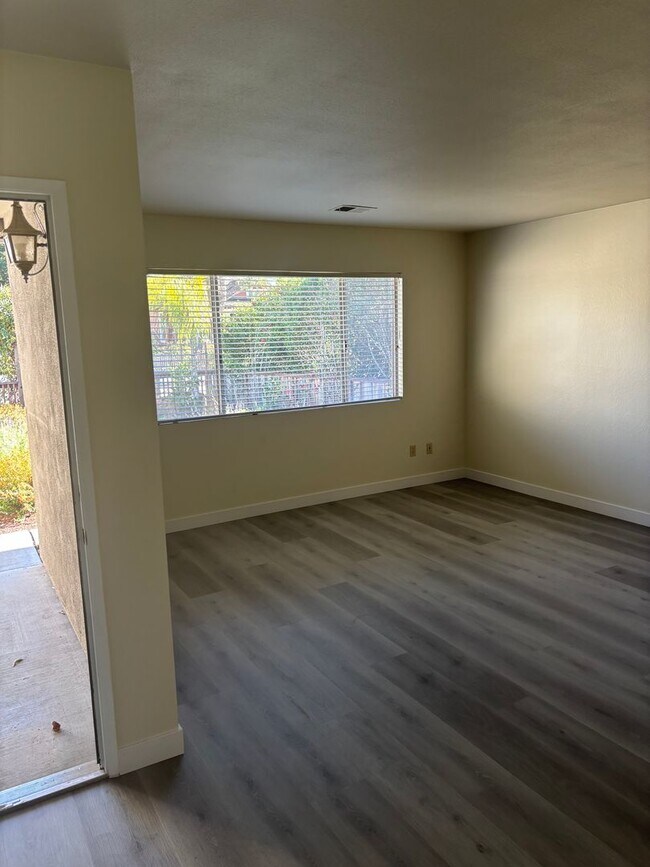 Foto del edificio - 3 bed 2 bath house on the westside Santa Cruz