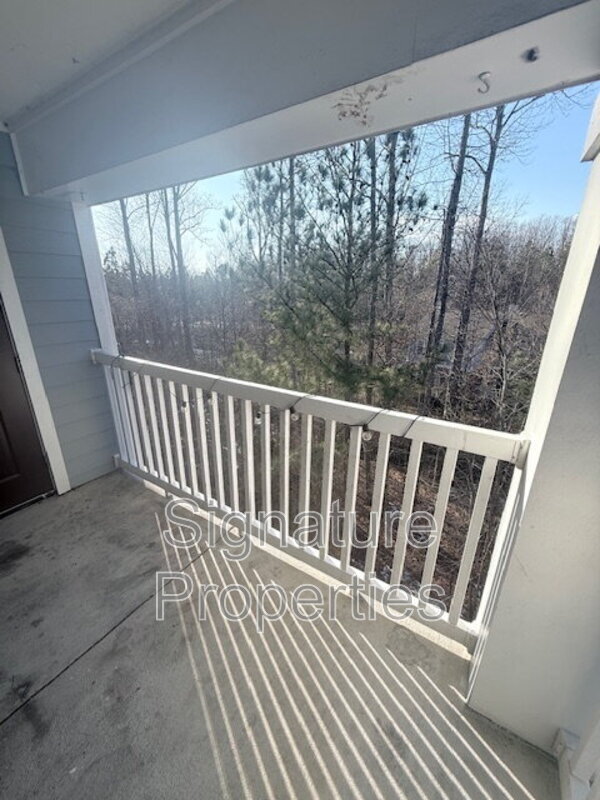 Building Photo - 724 Bristol Village Dr