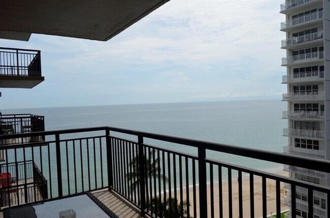 Building Photo - 3800 Galt Ocean Dr