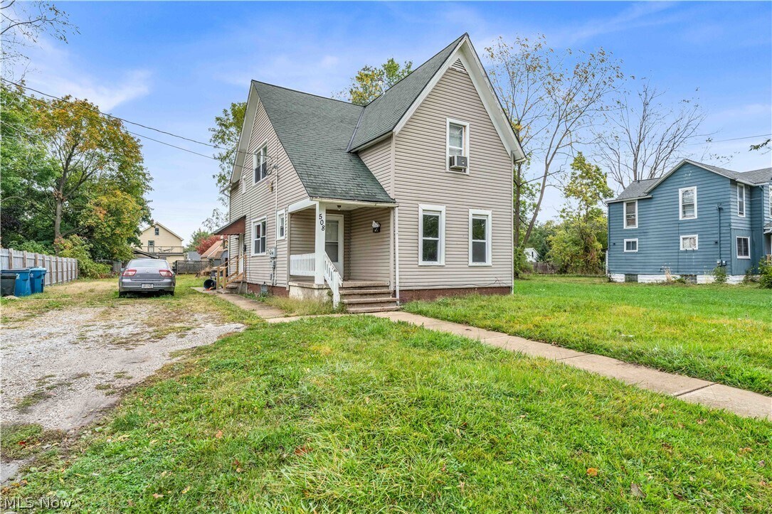 508 W 23rd St Unit 1/DN, Lorain, OH 44052 Room for Rent in Lorain, OH