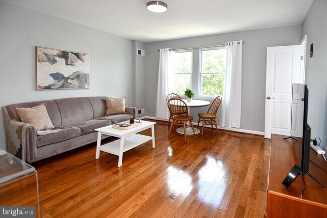 Foto del edificio - 1643 Montello Ave NE
