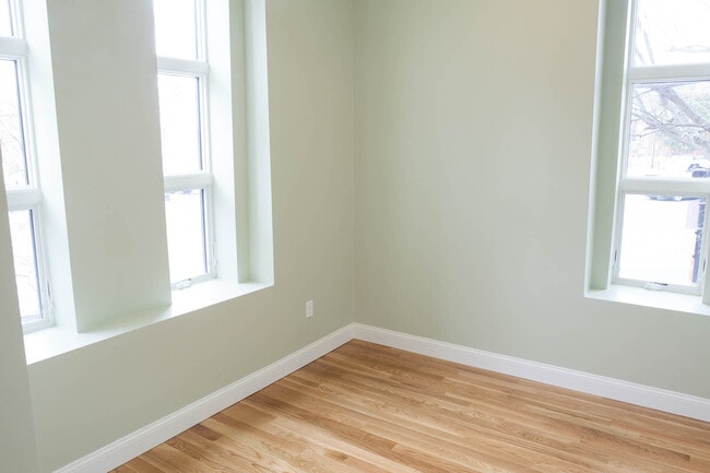 Building Photo - 407 Dudley St