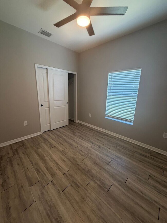 Foto del edificio - 9150 Agate St