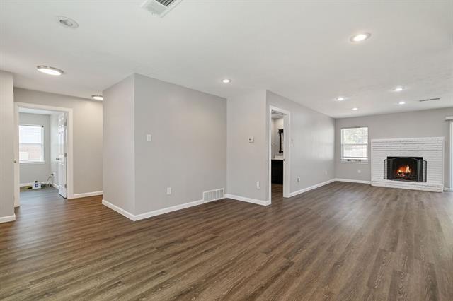 Building Photo - 2891 Meadow Port Dr